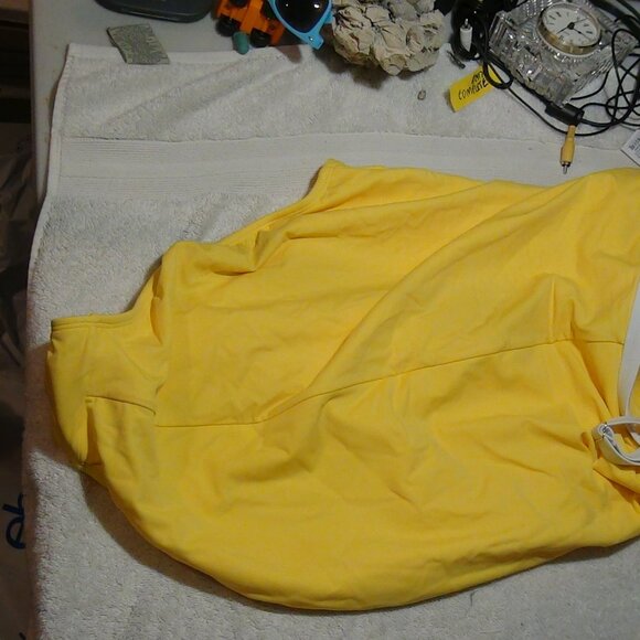 Shade & Shore Women's U-Wire Plunge High Leg One Piece Swimsuit Yellow 16 - 24 - Picture 11 of 13